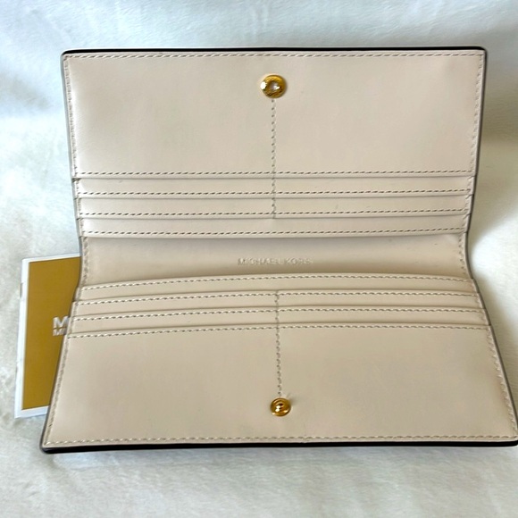 Michael Kors, Reed, Bifold Pebbled Leather Snap Wallet with Gold Accent, NEW - Picture 6 of 11